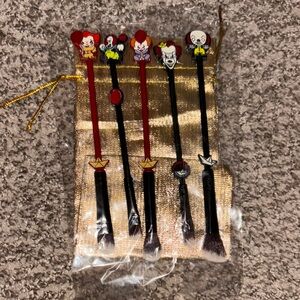 IT Pennywise makeup brush set
